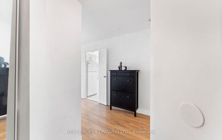 Property Photo: 3077 Weston Road 1809 ON M9M 3A1