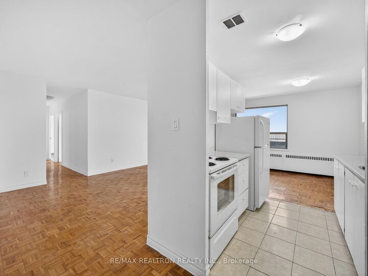 Property Photo: 275 Wentworth Street W 108 ON L1J 1N1