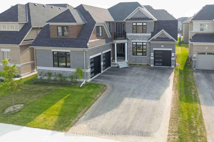 Property Photo: 32 Bellflower Crescent ON L0G 1W0