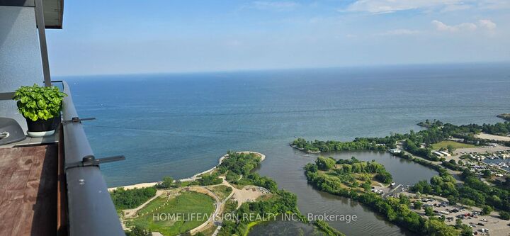 Property Photo: 30 Shore Breeze Drive 5308 ON M8V 0J1