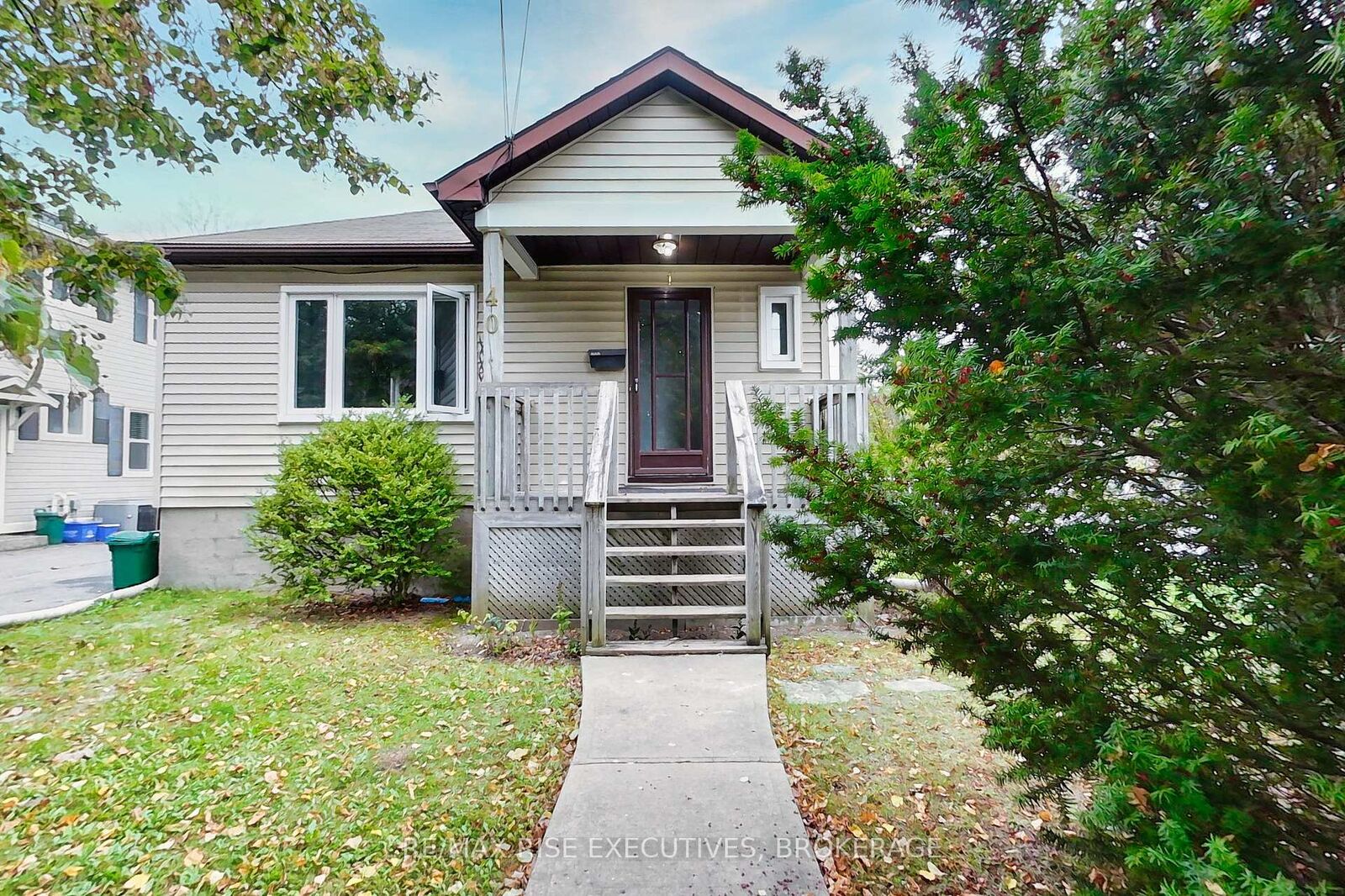 Property Photo: 40 Helen Street 3 ON K7L 4N9
