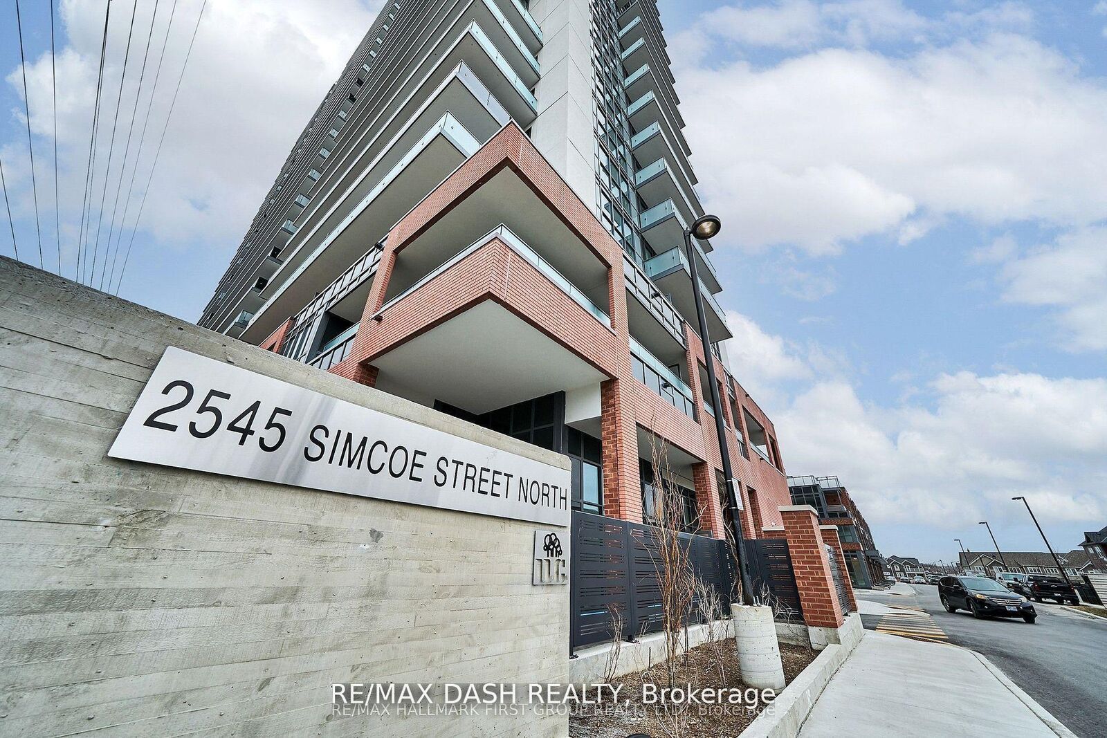 Property Photo: 2545 Simcoe Street N 1538 ON L1L 0W3
