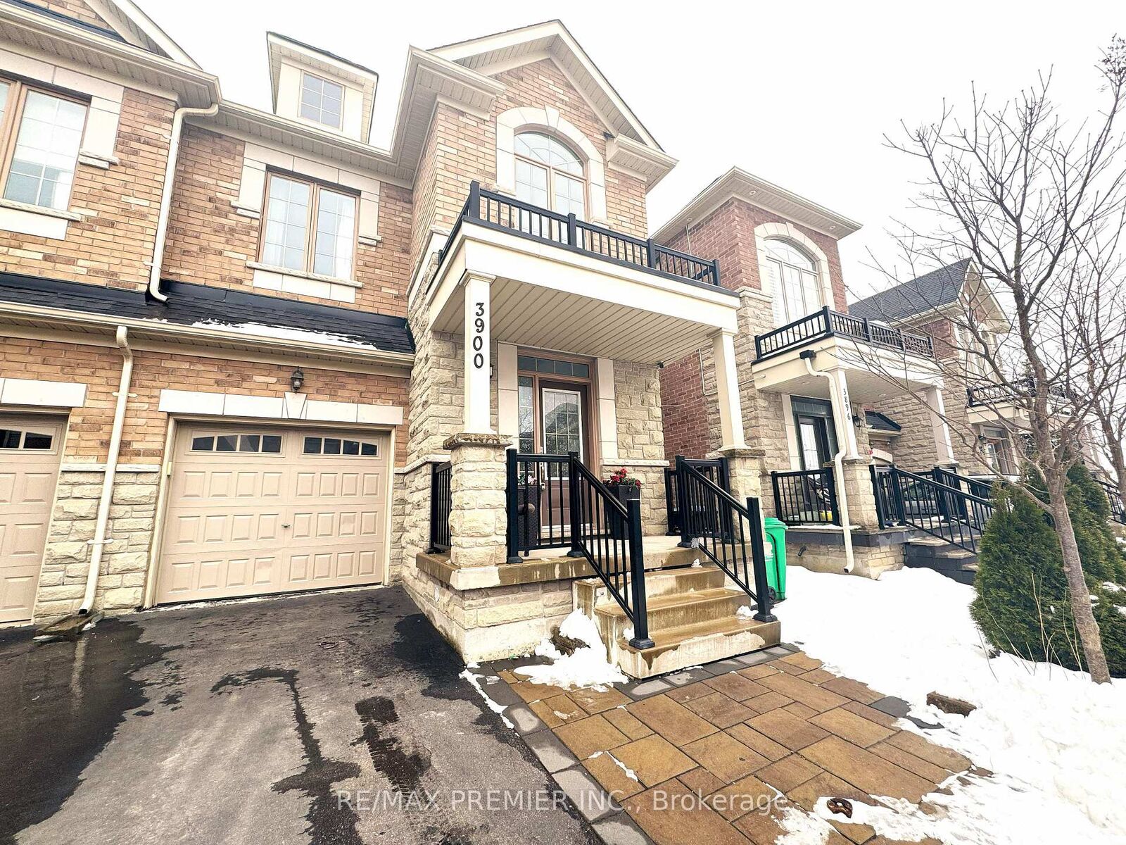 Photo de la propriété:  3900 Arvona Place Main &Amp 2nd  ON L5M 0Y5 