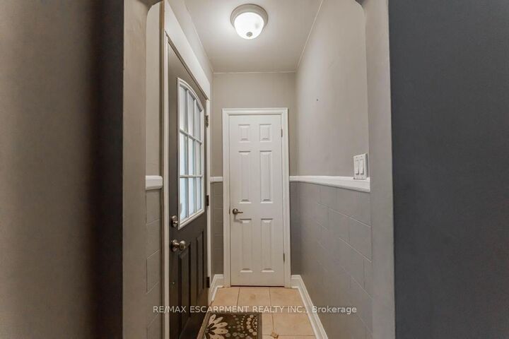 Property Photo:  501 Upper Wellington Street  ON L9A 3P6 