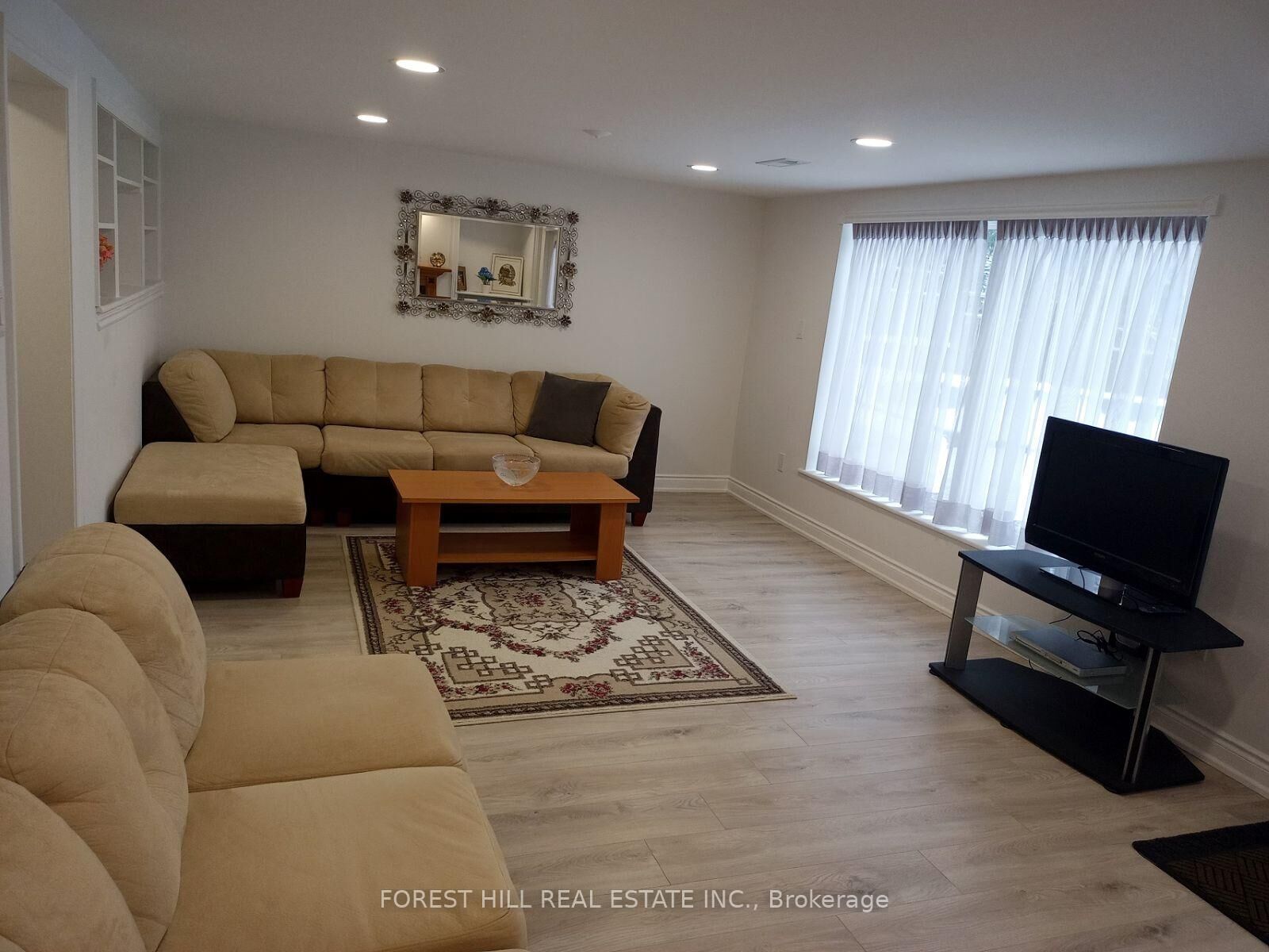 Property Photo: 100 Grandview Avenue Bsmt ON L3T 1H6