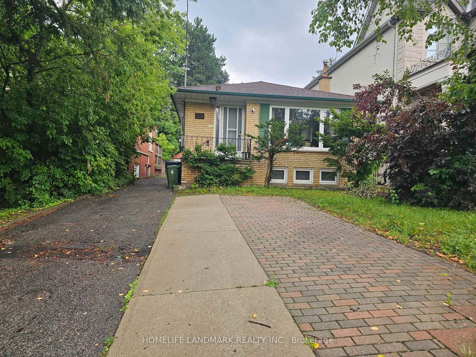 Property Photo: 155 Churchill Avenue Basement ON M2N 1Z4