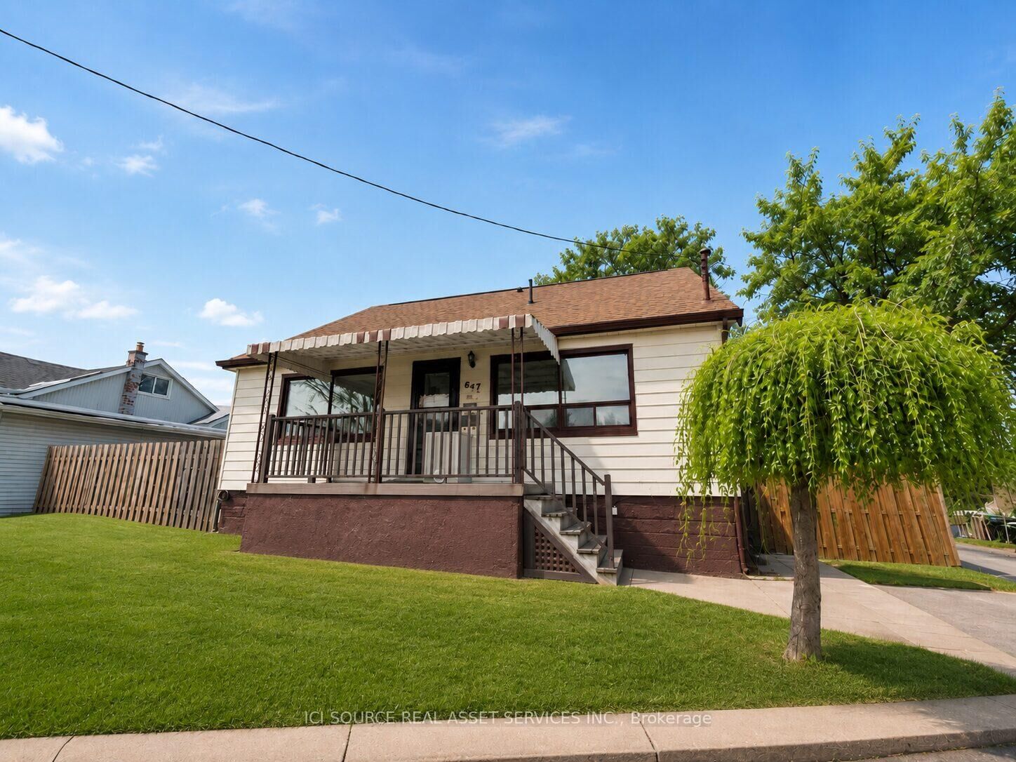 Property Photo:  647 Limeridge Road E 1  ON L8W 1A2 