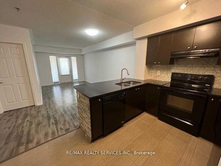 Property Photo: 60 Baycliffe Crescent 101 ON L7A 0Z4