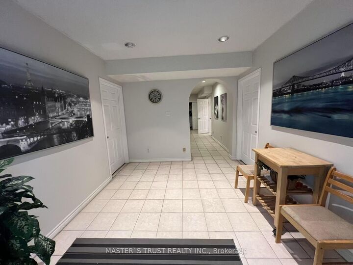Property Photo: 54 Cliffwood Road #B ON M2H 3J7