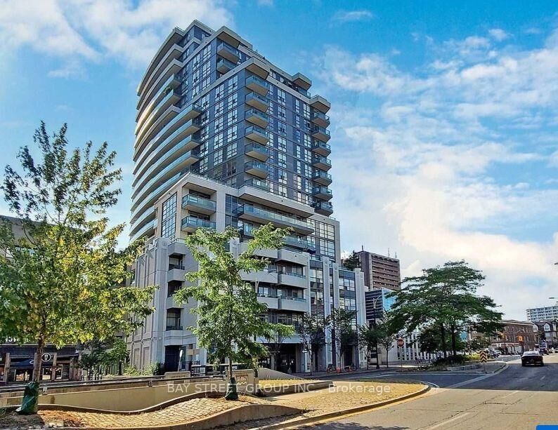 Property Photo: 736 Spadina Avenue 801 ON M5S 2J6