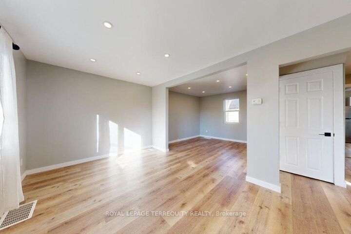Property Photo:  77 Glenburn Avenue  ON M4B 2X7 