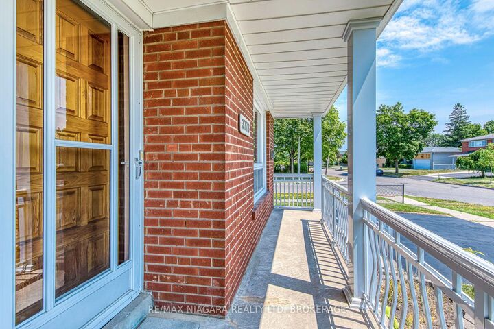 Property Photo: 3778 Corliss Crescent ON L4T 2Z5