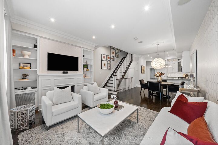 Photo de la propriété: 208A Merton Street ON M4S 1A1