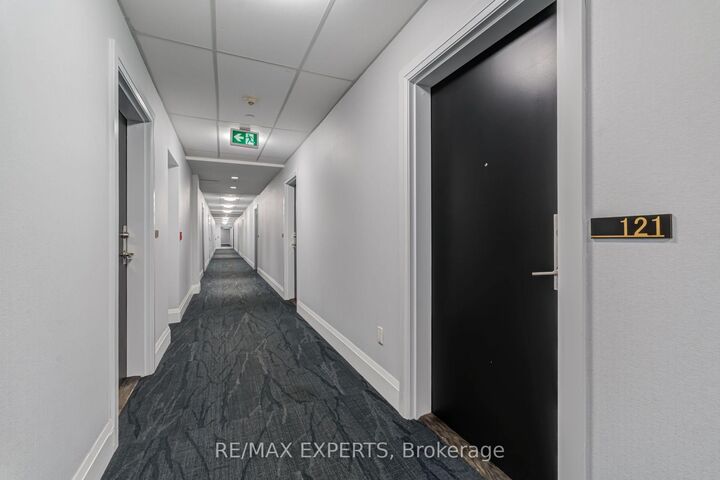 Property Photo: 555 William Graham Drive 121 ON L4G 3L1