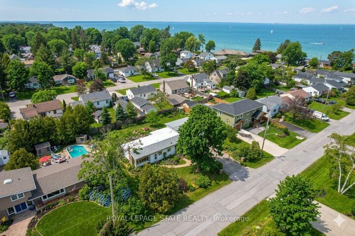 Property Photo: 405 Bartlett Avenue B ON L3M 2N5