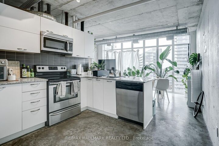 Property Photo: 150 Sudbury Street 910 ON M6J 3S8