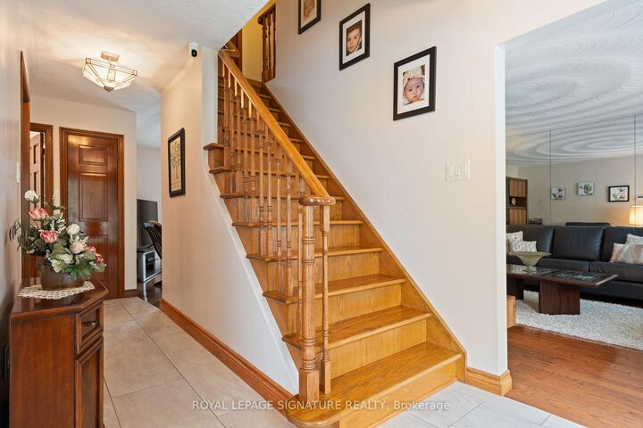 Property Photo: 7 Thomson Road ON N3Y 5A2