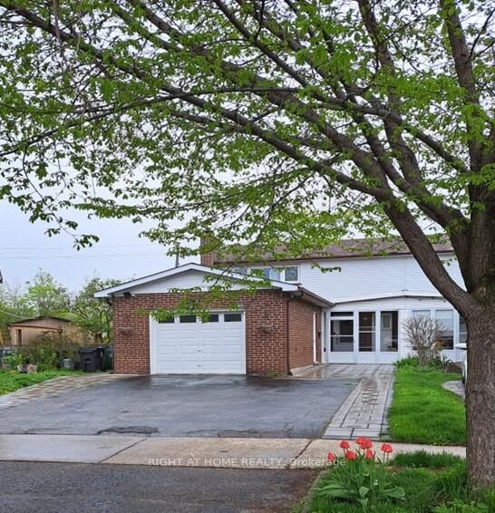 Property Photo:  148 Sexton Crescent  ON M2H 2L6 