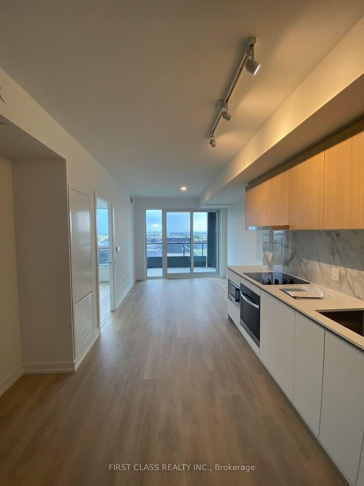 Property Photo:  1100 Sheppard Avenue W 818  ON M3K 0E4 
