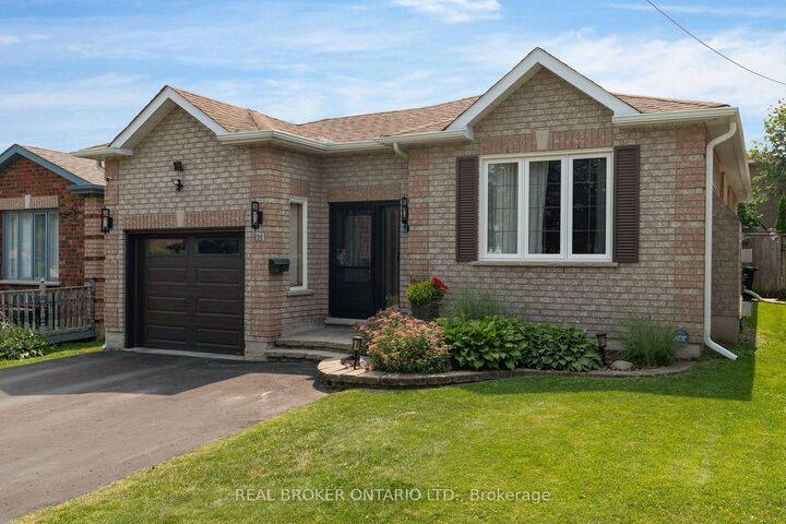 Property Photo: 10 Wismer Avenue ON L4N 7X8