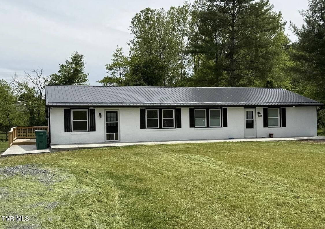 Property Photo: 13590 Sinking Creek Road VA 24202