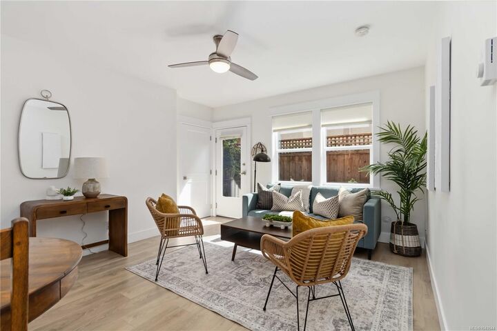Property Photo: 949 Pembroke St #2 BC V8T 1J1