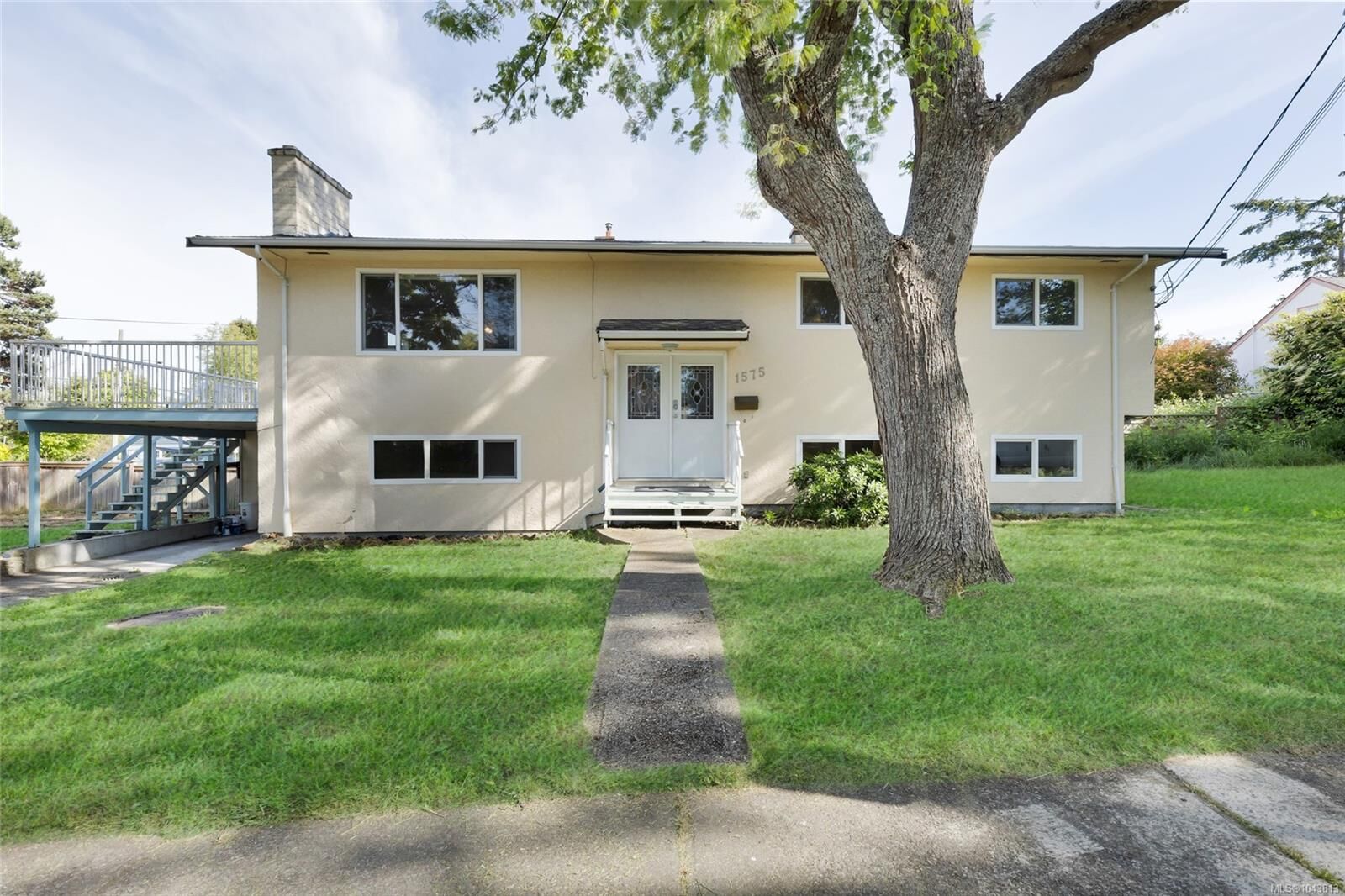Property Photo: 1575 Burton Ave BC V8T 2N3