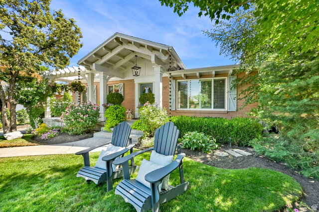 Property Photo:  2337 S Country Club Cir E  UT 84109 