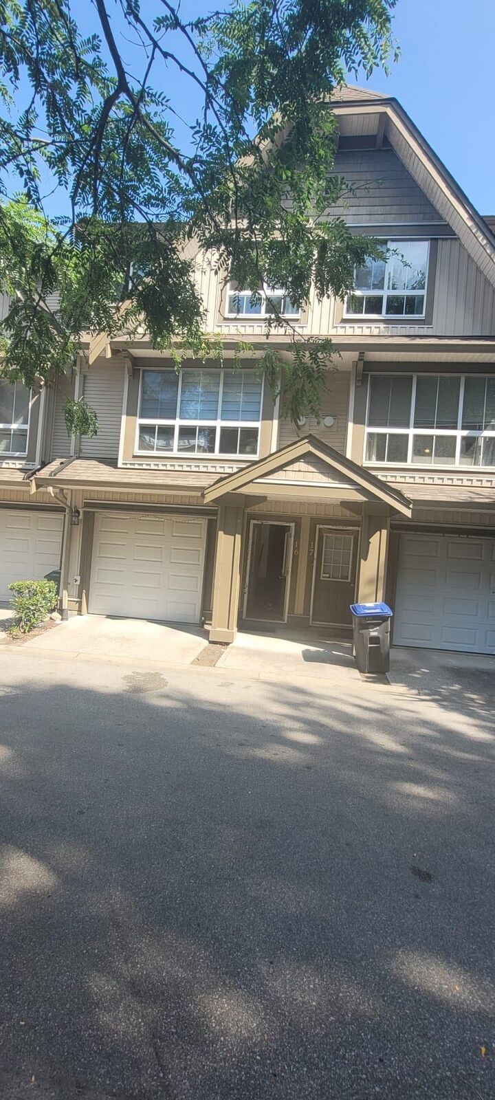 12738 66 Avenue 16 — photo 1
