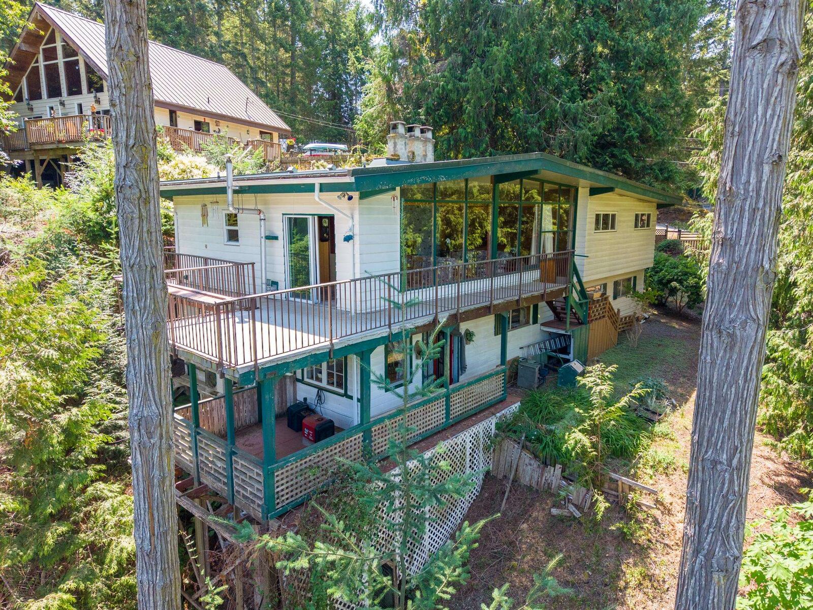 Property Photo: 2610 Gunwhale Road BC V0N 2M2