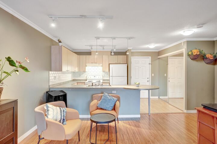 Property Photo: 12083 92A Avenue 304 BC V3V 8C8