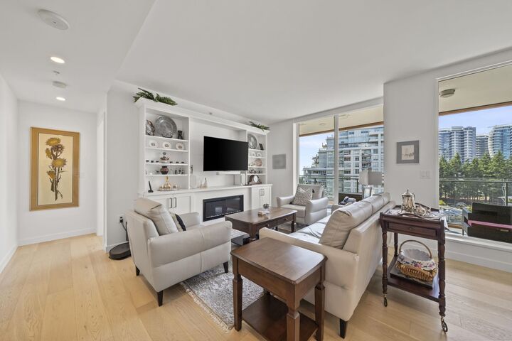 Property Photo: 1439 George Street 907 BC V4B 0B9