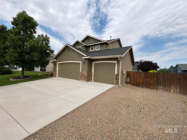 Property Photo: 1400 NW Dry Creek ID 83647