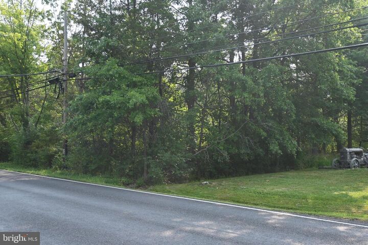 Property Photo:  455 East Paletown Road E Paletown Road Road  PA 18951 