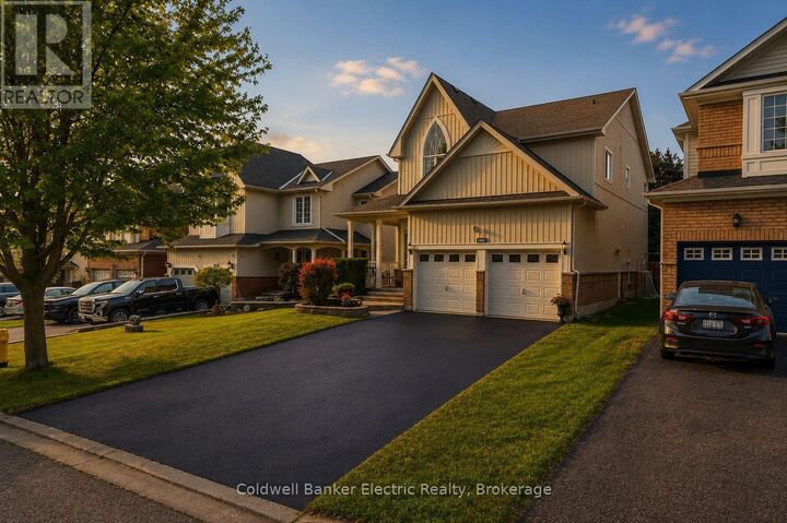 Property Photo:  1407 Ashgrove Crescent  ON L1K 2W4 