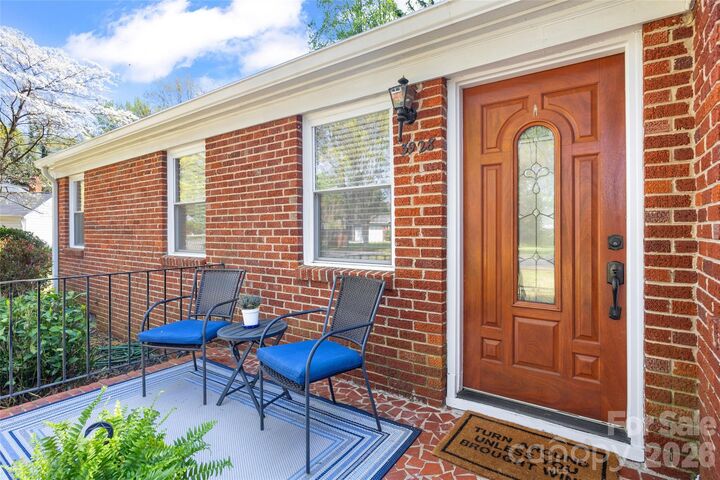 Property Photo:  3928 Langhorne Avenue  NC 28205 