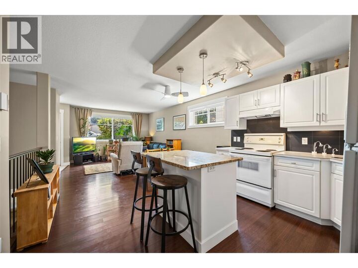 Property Photo: 1380 Dilworth Crescent 108 BC V1Y 4M5