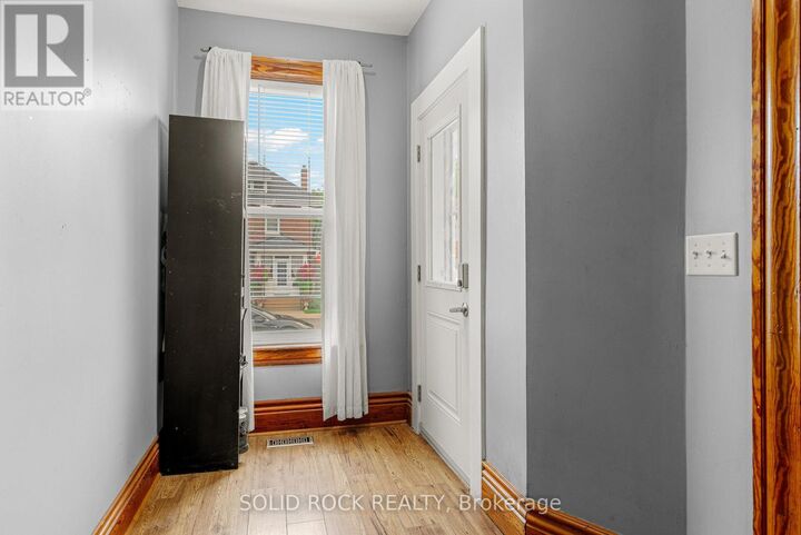 Property Photo:  192 Church Street  ON K6V 3Y2 