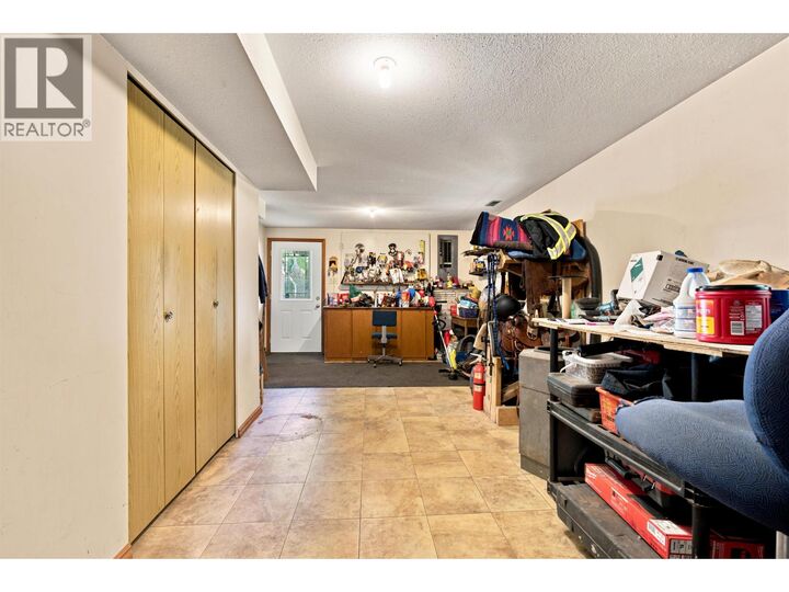 Property Photo: 601 Whitebottom Road BC V8G 0E4