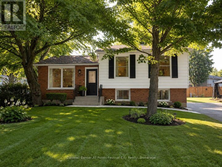 237 Wellington Street — photo 1