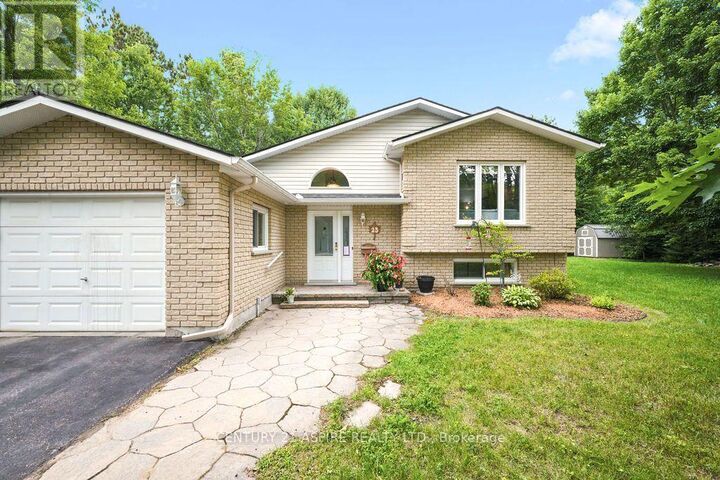Photo de la propriété:  23 Cardinal Crescent  ON K8H 3P1 