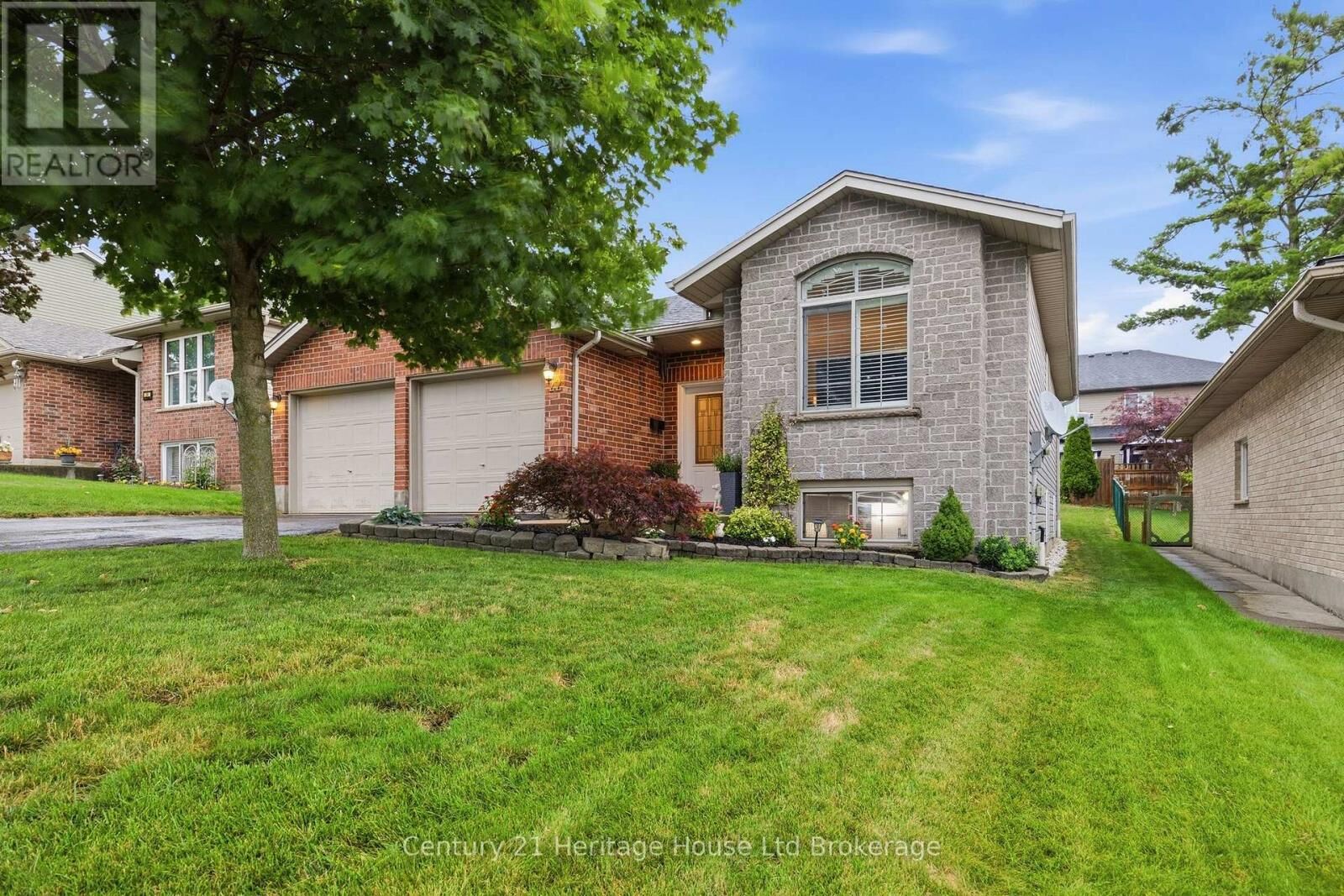 Photo de la propriété:  22 Hillside Road  ON N5C 4B5 