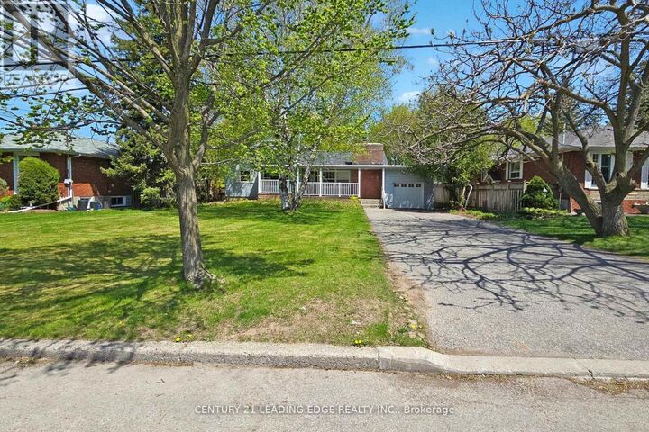 Property Photo:  21 Wexford Boulevard A  ON M1R 1K9 