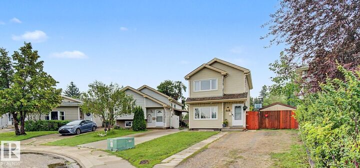 Property Photo:  18407 95A Avenue NW  AB T5T 3V7 