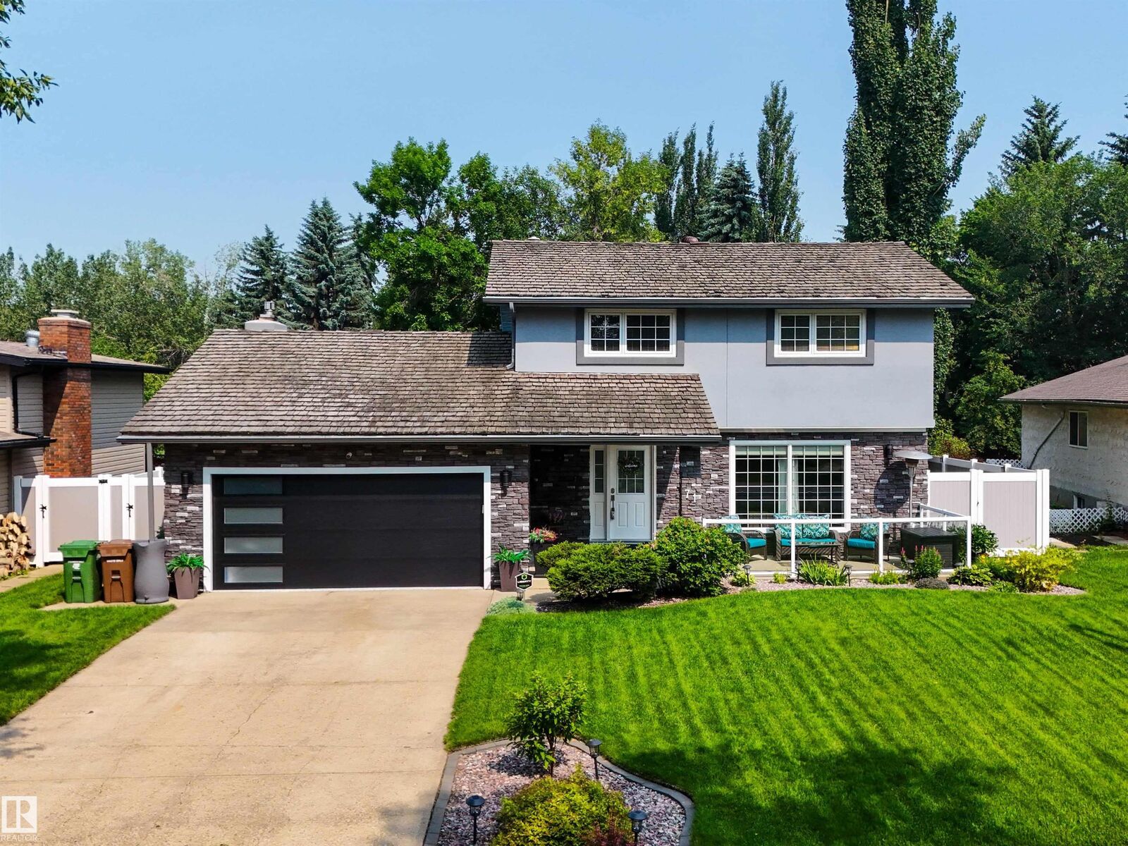 Property Photo:  71 Lancaster Crescent  AB T8N 2N9 