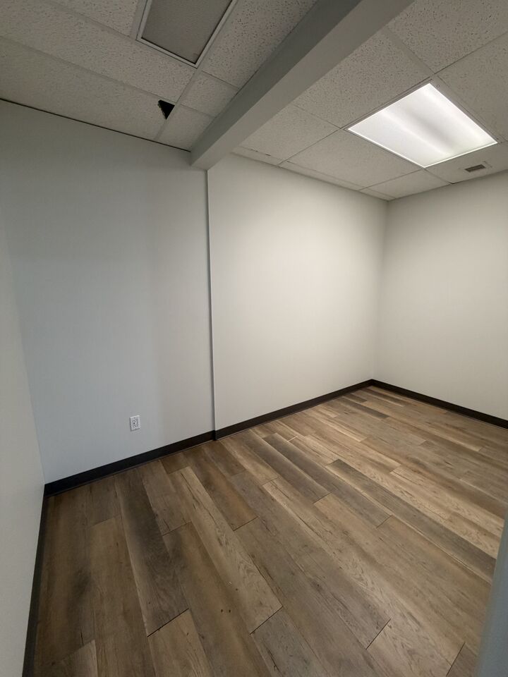 Photo de la propriété:  Parsons Rd NW  AB T6N 1M2 