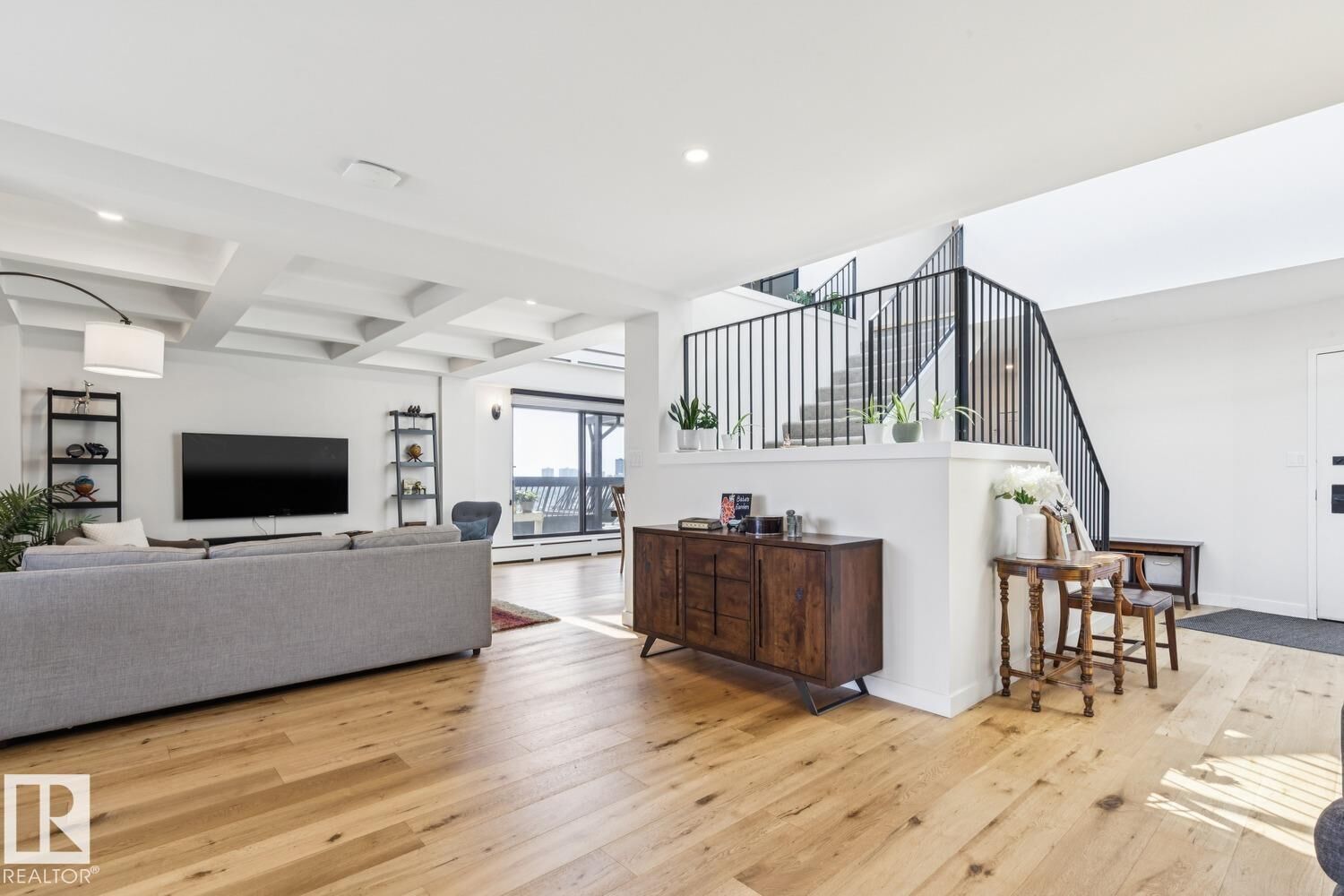 Property Photo:  9921 104 Street NW 1501  AB T5K 2K3 