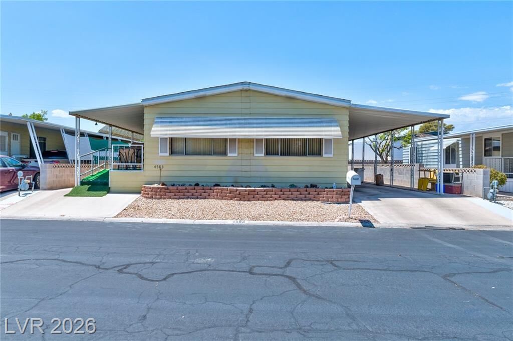 Property Photo: 4583 West Royal Club Way NV 89103
