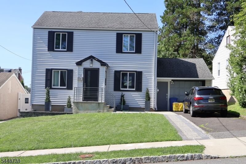 Property Photo:  12 Nutwold Ave  NJ 07052 