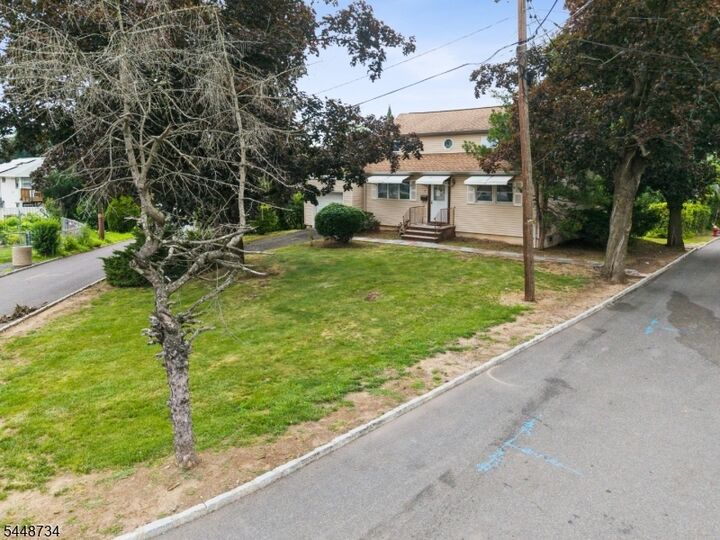 Property Photo: 7 E Side Ave NJ 07088